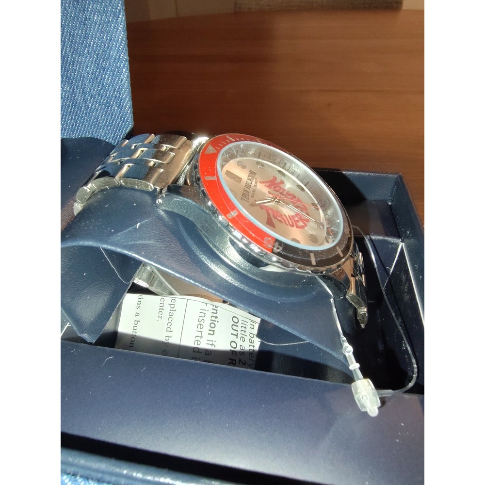 True Religion Mens Watch Silver Red Black Diver Style Stainless Steel New in Box - Picture 5 of 10